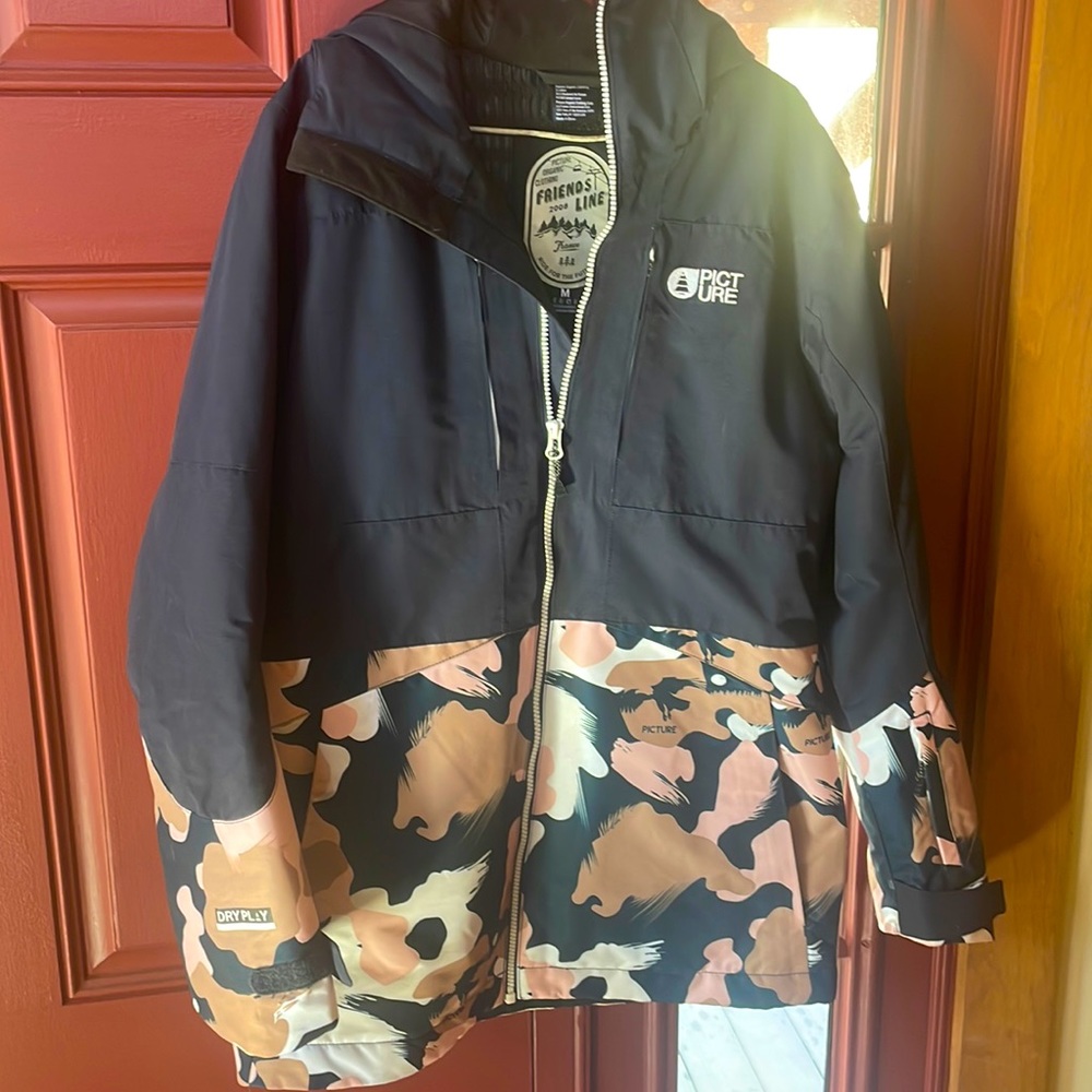 Women’s snowboarding jacket
